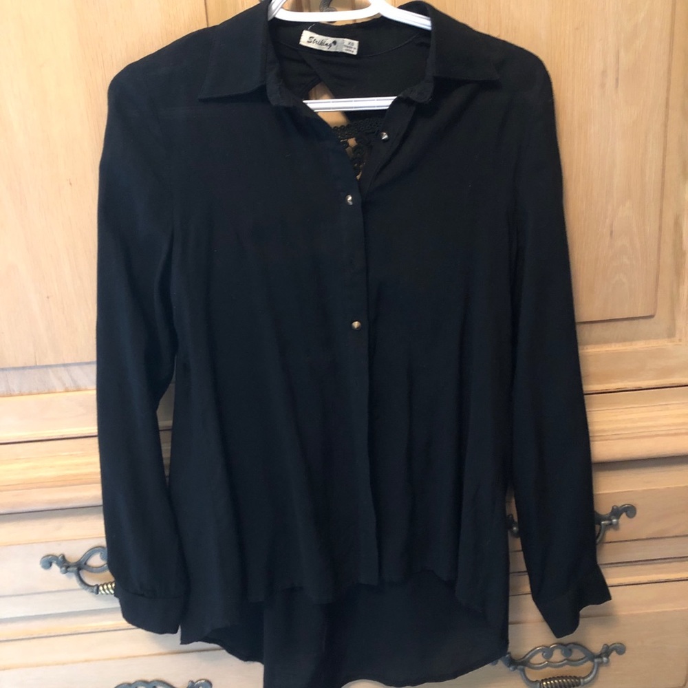Button down w/ open Back - Picture 2 of 4
